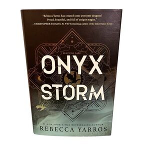 Onyx Storm DELUXE LIMITED EDITION COPY by Rebecca Yarros, NEW